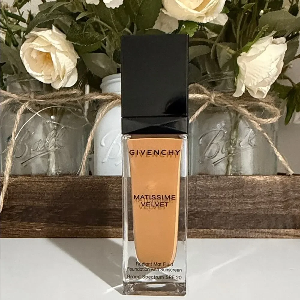 Givenchy Matissime Velvet Foundation – 09 Mat Cinnamon – NWOB – Discontinued